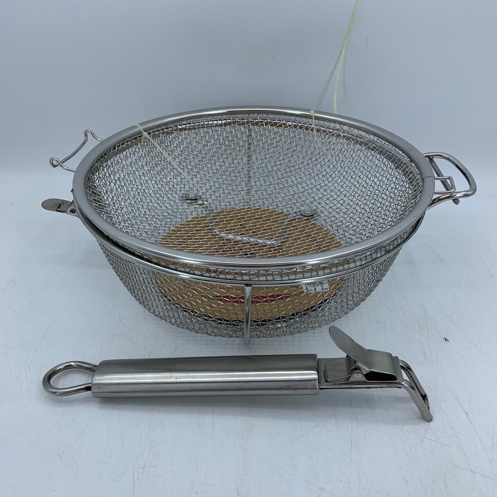 Williams-Sonoma Grill Tools Mesh Chef Pan with Lid Removable Handle 6287163 NEW
